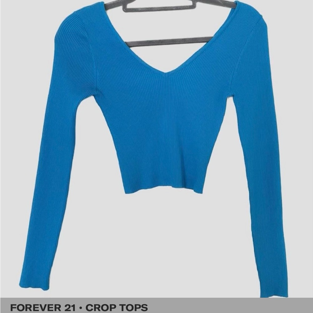 crop top - Picture 2 of 3